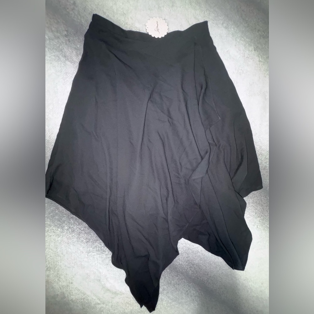 NWT Soprano Black Chiffon Faux Wrap Handkerchief Style Skirt Medium M‎